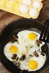 Scrambled eggs with mushrooms and onions macro