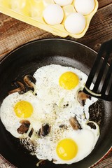 Scrambled eggs with mushrooms and onions macro