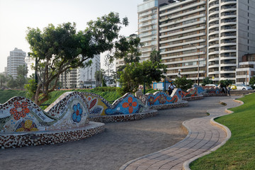Park miłości w dzielnicy Miraflores, Lima - obrazy, fototapety, plakaty