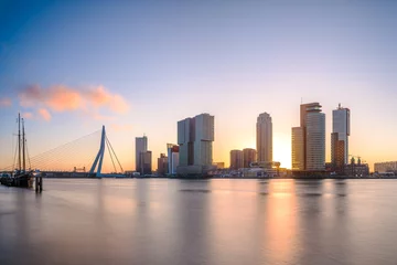 Photo sur Plexiglas Rotterdam Rotterdam, Pays-Bas Skyline