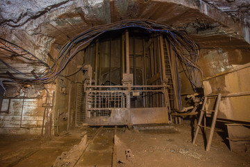 Shaft bottom lodge cage in underground bauxite ore mine