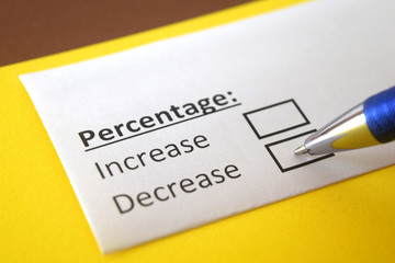 Obraz premium One person is answering question about percentage.