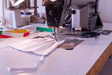Fabrication de masques lavables pour la protection du visage contre virus, grippe, covid-19, allergie, épidémie et pandémie mondiale. 