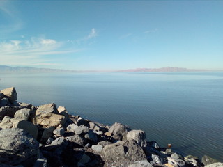 Fototapeta Przepiękne krajobrazy z jeziorami na tle gó skalistych  w Utah USA obraz