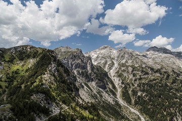 Obraz premium Wanderung Valbona Pass ins Theth Tal