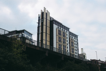 Obraz premium Nottingham building near canal