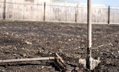 shovel in the ground