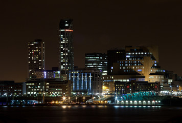 Fototapeta na wymiar Liverpool Waterfront night 8