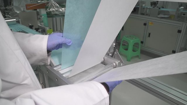 Usine de masque en chine pendant le coronavirus