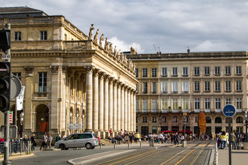 Obraz premium Opéra de Bordeaux par temps nuageux