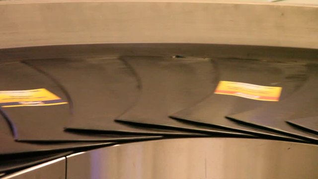 baggage conveyor belt