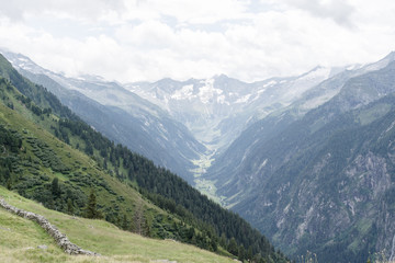 Fototapeta na wymiar Blick ins Zillertal