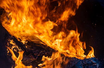 The fire, burning debris, there is no focus. Large burning fire.