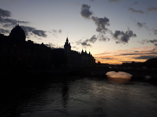 Sonnenautergang an der Seine Paris