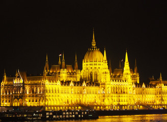 Fototapeta na wymiar View of the Hungarian Parliament Building at night in Budapest, Hungary.