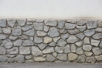 muro di pietra sasso muratore edilizia 