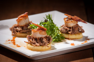 Pulled Pork Sliders with Scallop