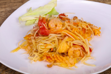 Thai salad with papaya and prawn