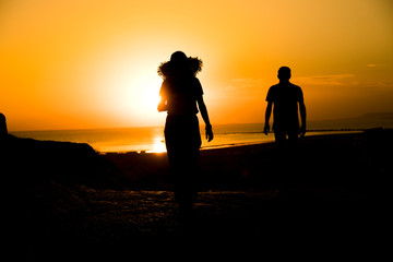 tourist woman hat silhouette