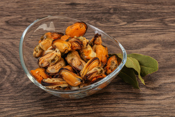 Pickled mussels in the bowl
