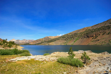 Sunny view of the Saddlebag Lake