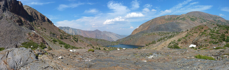 Sunny view of the Lee Vining Creek