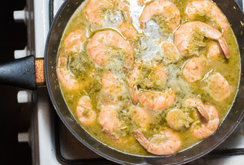 shrimp with pesto sauce