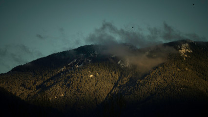 Naklejka premium sunrise in the mountains