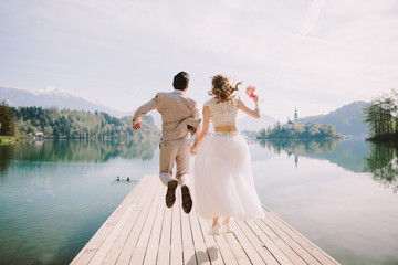 happy honeymoon couple travel europe