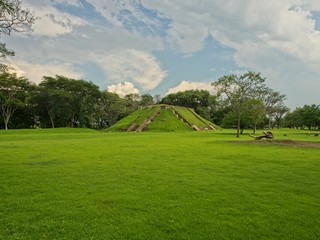 Fototapeta na wymiar Cihuatán, El Salvador