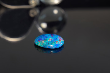 opal Is a gem that has beautiful colors Rare and expensive In the gemstone clamp