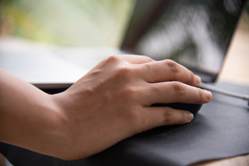 Obraz na płótnie Canvas Close up hand women using laptop.