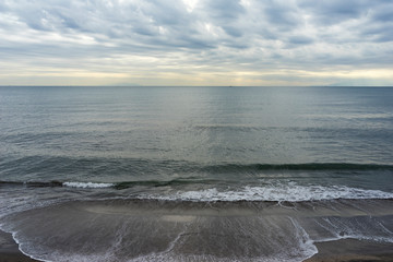 Obraz premium 曇天の湘南海岸の風景