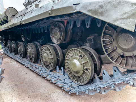 Tank Caterpillar In City, Iron Wheels, Tank Undercarriage Close Up, Metal Wheels Concept War Combat Power 9 May Victory Day Parade