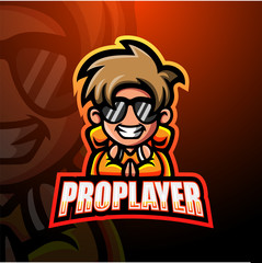 Pro player mascot esport logo design © frescostudio