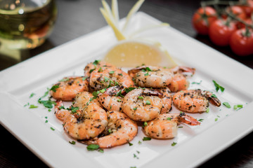 shrimp fried in sauce