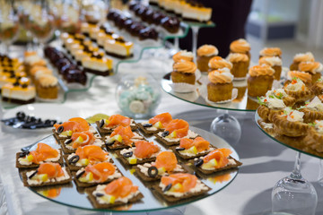 Snack table platter