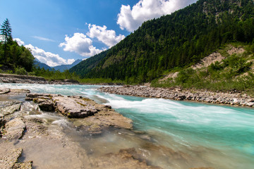 Fototapeta na wymiar water scenery in the alps