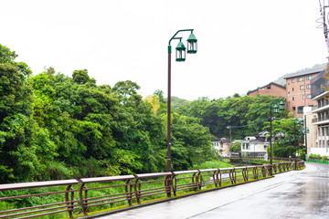 〈箱根〉雨の早川