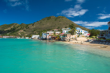 L'eau turquoise des plages de la Caraïbe