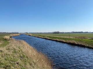 Fototapeta na wymiar canal in holland