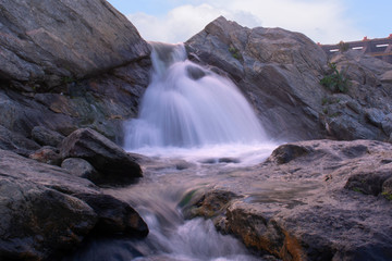 Obraz na płótnie Canvas long exposure image of a waterfall