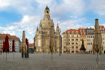 Dresden Neumarkt mit Frauenkirche Coronapandemie Ausgangssperre