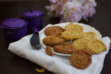 Chocolate and vanilla flavor whole wheat cookies  