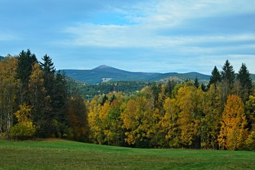 Naklejka premium Czech Republic-view on the mountain Snezka in autumn