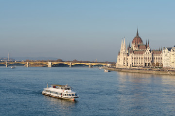 Fototapeta na wymiar Danube river and Hungarian parliament, Budapest, Hungary