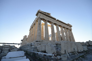 Obraz premium Parthenon in Athens, Greece, on a sunny day. Ancient ruins. Ancient marble temple. Mediterranean architecture