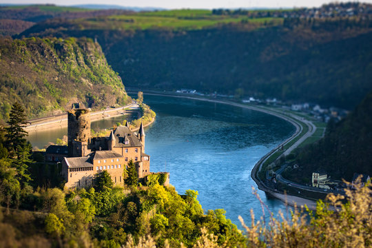 Burg Katz und Rheinbogen vom Dreiburgenblick gesehn