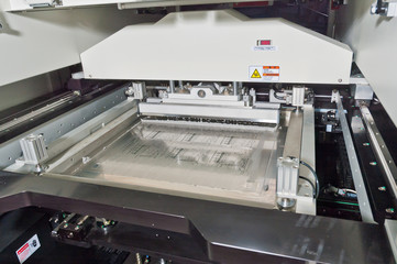 Production electronic component SMD SMT (Surface Mount Technology)