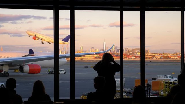Passengers taking picture of Newark New York Airport Gate in 4K Slow motion 60fps
